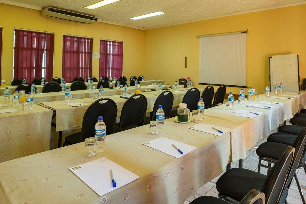 Kadoma Hotel & Conference Centre Room photo