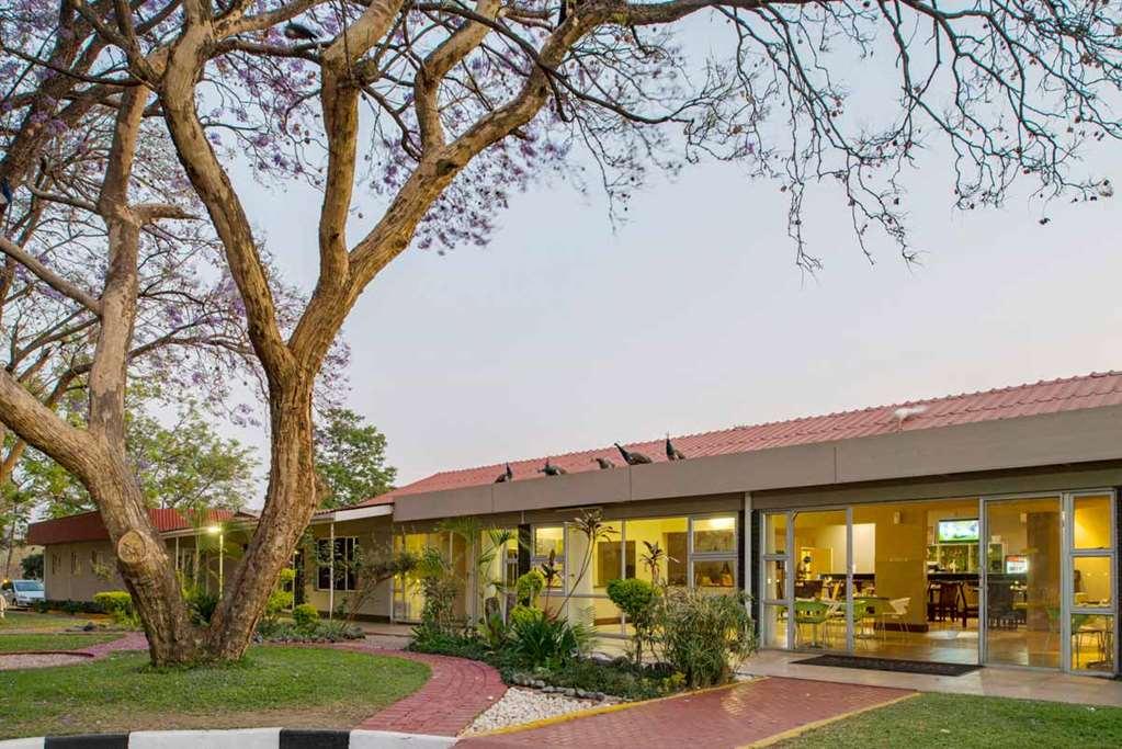 Kadoma Hotel & Conference Centre Exterior photo